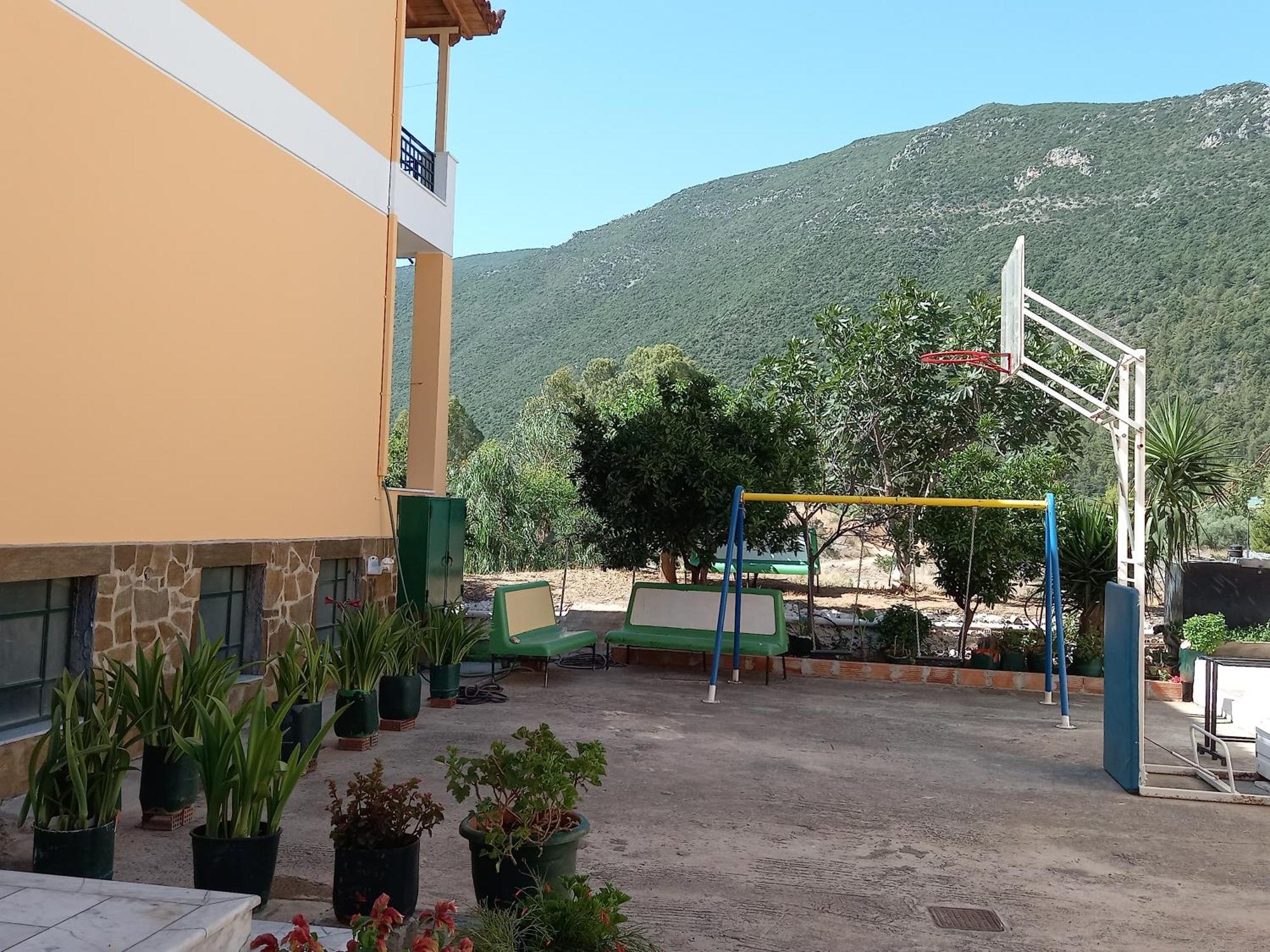 Costa-Rini Hotel Leonidio Exterior photo