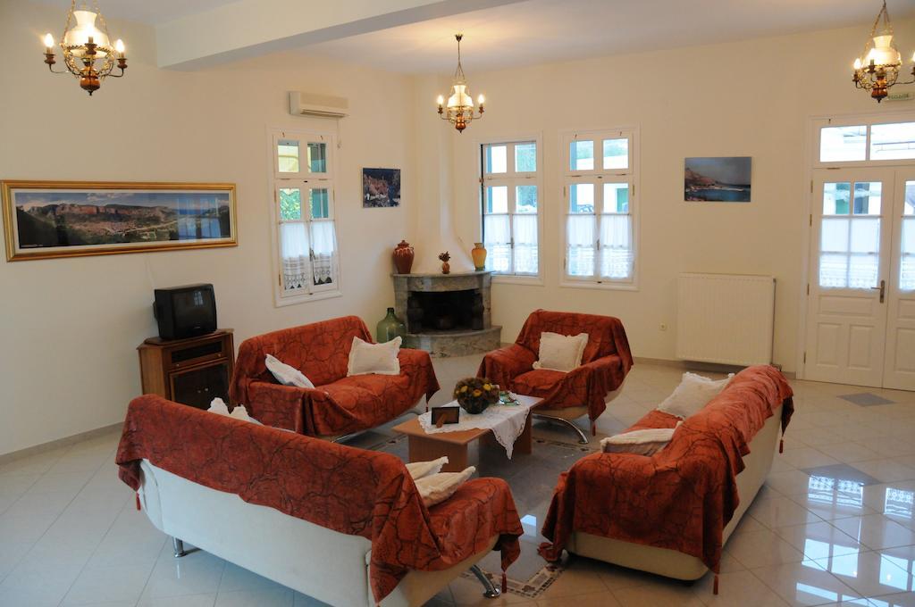 Costa-Rini Hotel Leonidio Room photo